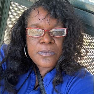 Meet your Posher, Deloris